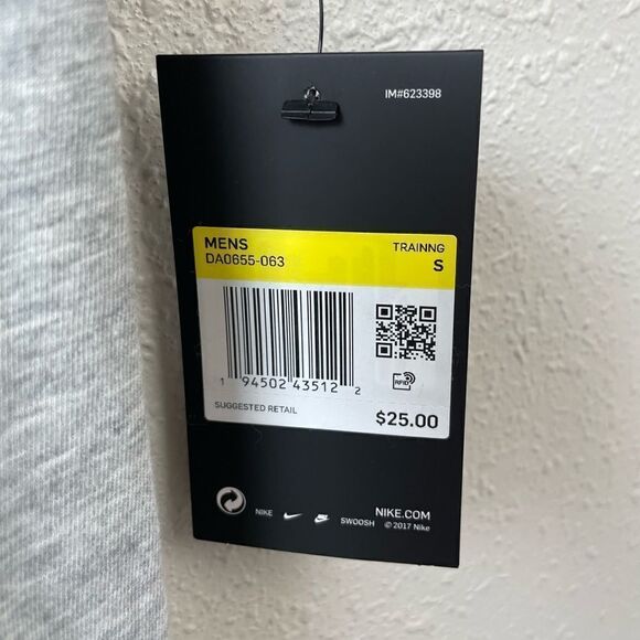 NWT Nike Men’s Yoga T-Shirt Size S - Picture 5 of 6